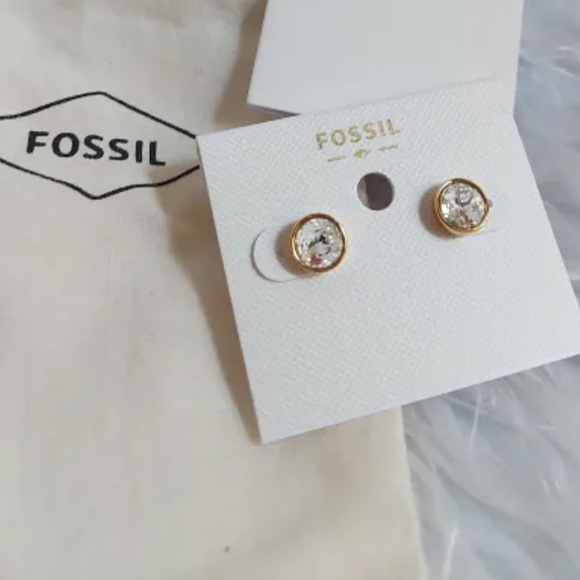 Gold tone stud earrings - Picture 4 of 4